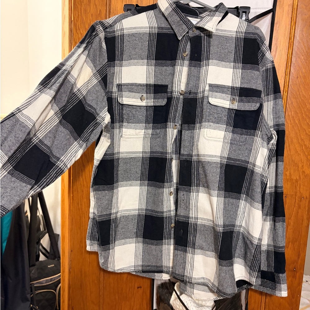 Black & White Plaid Flannel Shirt - Men's Long Sleeve